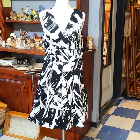 Paint Splatter Abstract Print Dress 👗 - Picture 2 of 8